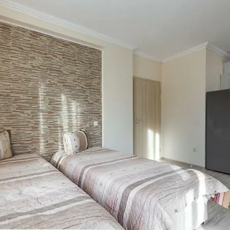 Apartment 2nd Floor 1bedroom With Pool View Eq